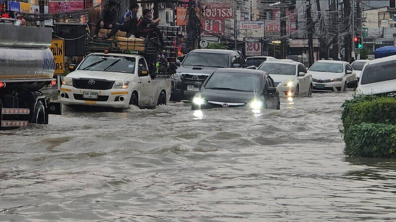 More heavy rain forecast after Phuket flooding