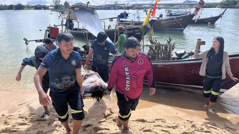 Woman found alive after Sarasin Bridge jump