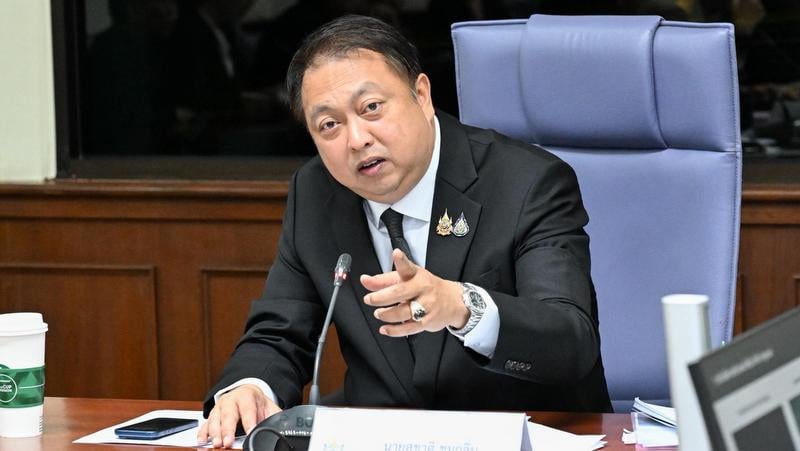 Minister warns of Phuket hotel demolitions