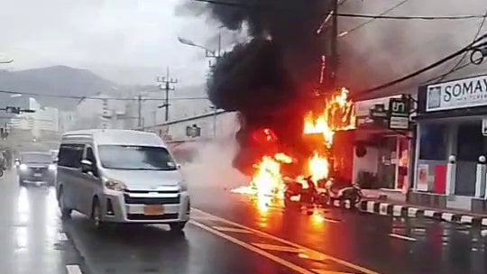 Transformer explosion sets Patong restaurant ablaze