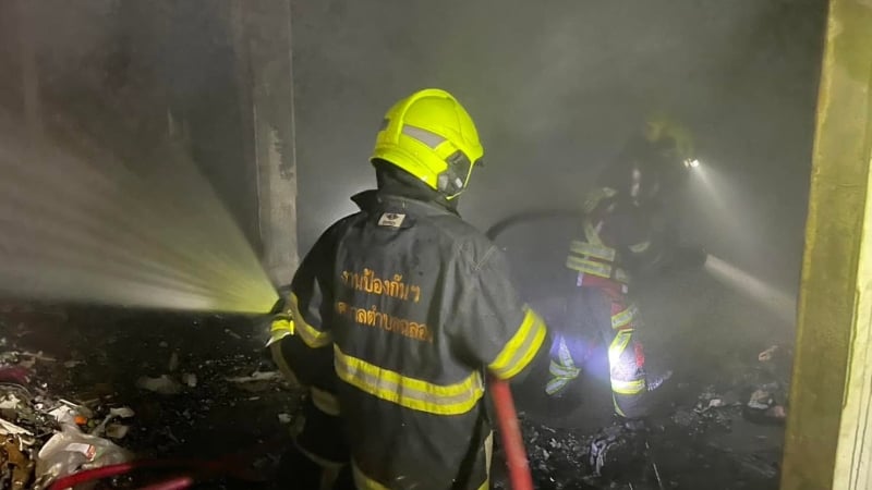 Fire guts abandoned Chalong building