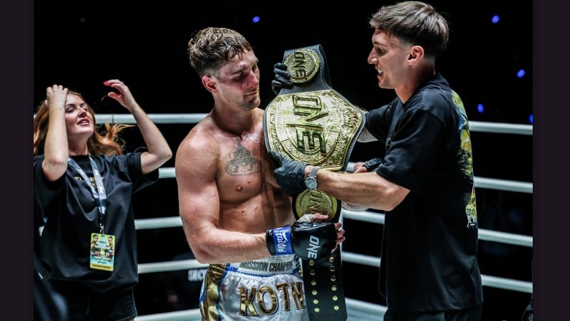 Tawanchai vacates title 'out of respect', Carrillo promoted