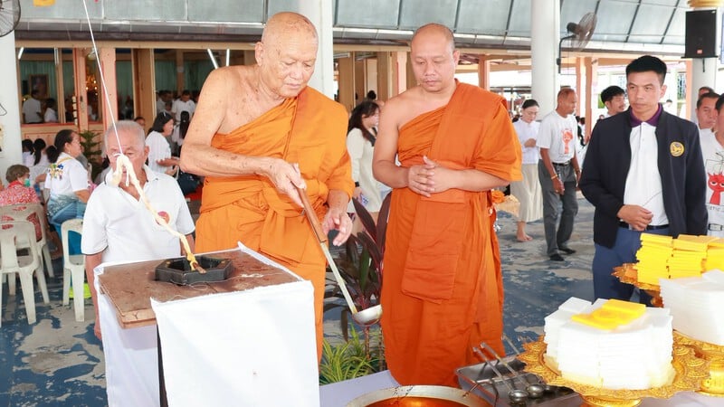 Phuket Town readies for Khao Pansa